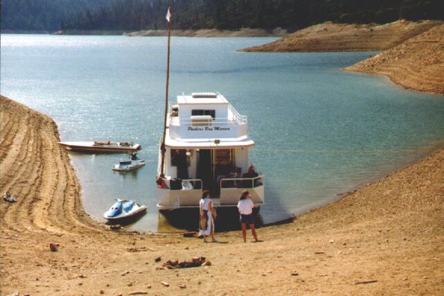 hbcove2.jpg (54431 bytes)